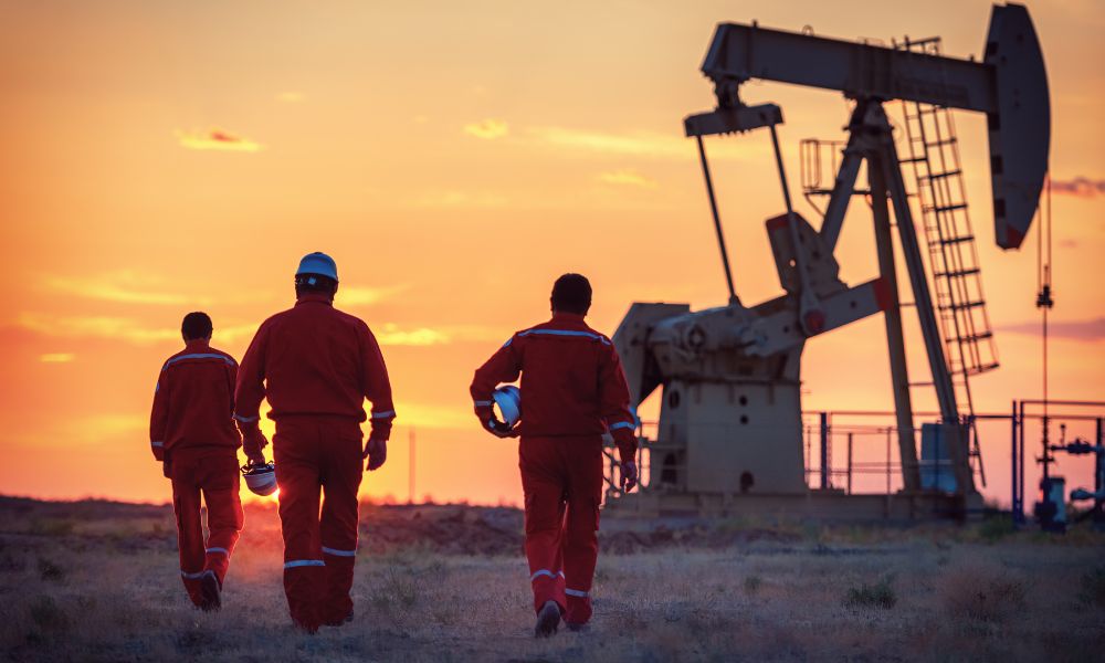 10 Industries That Require Fire Resistant Clothing