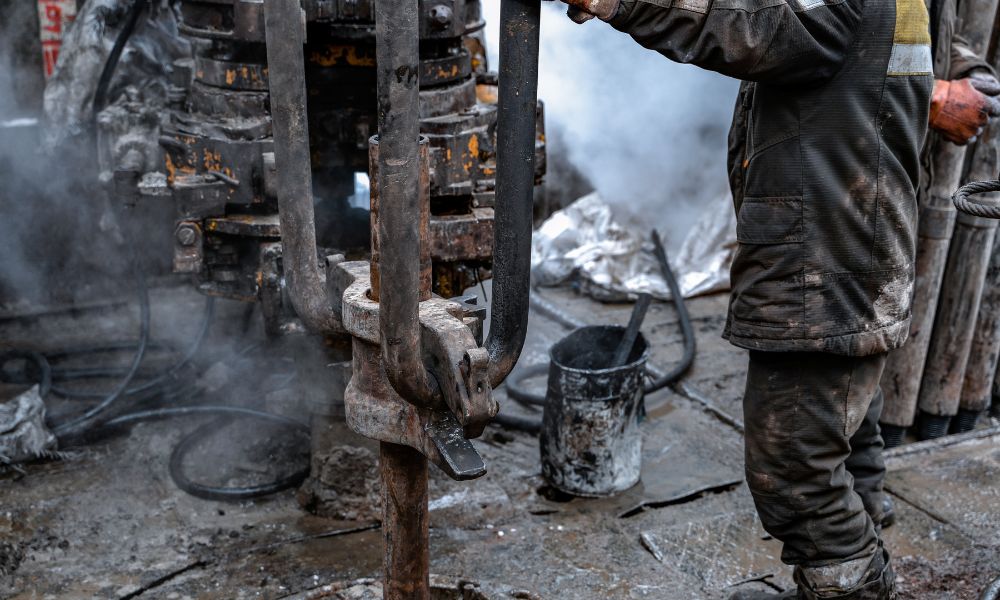 5 Reasons Roughnecks Should Always Wear FR Clothing